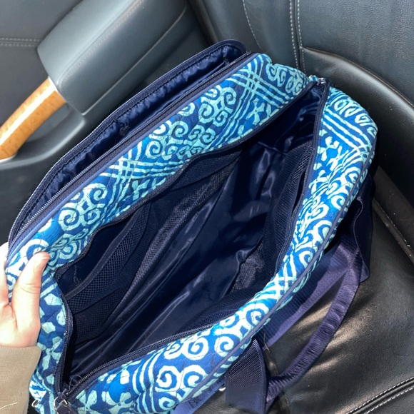 Vera Bradley medium duffle bag - Picture 7 of 12